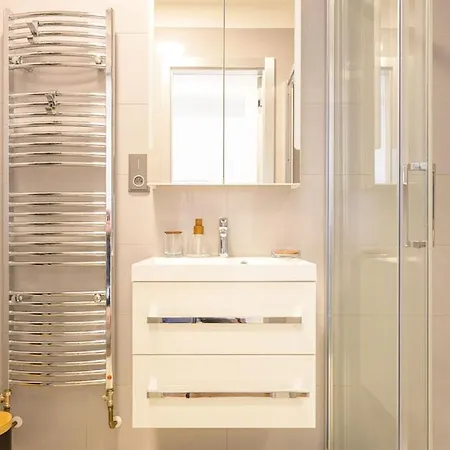 Luxury Flat In *